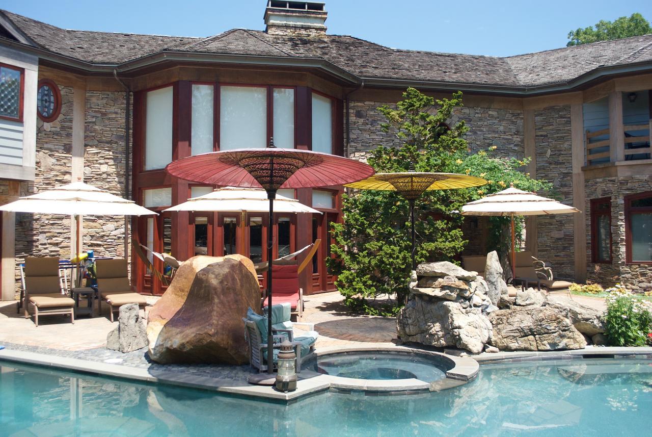 East Hampton Art House Bed And Breakfast Bagian luar foto