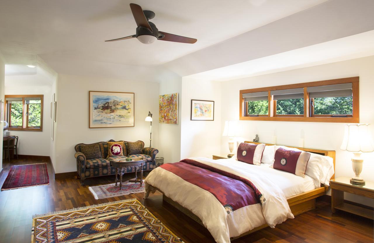 East Hampton Art House Bed And Breakfast Bagian luar foto