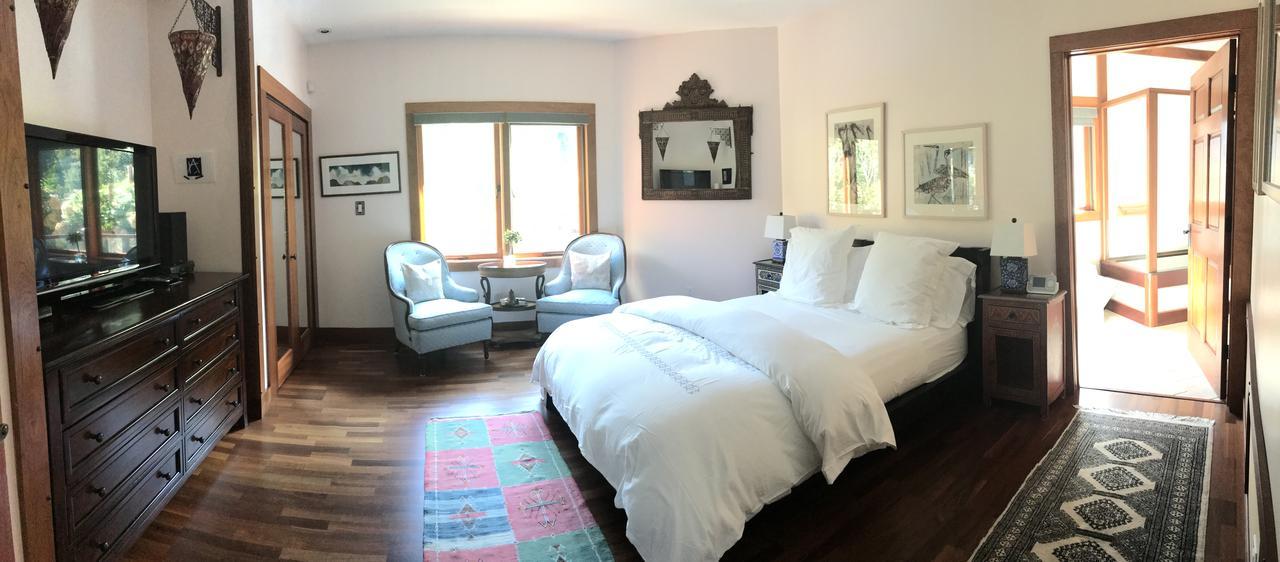 East Hampton Art House Bed And Breakfast Bagian luar foto